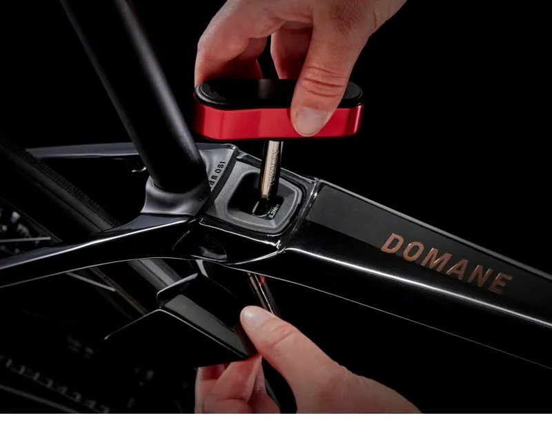 Trek Domane Sl 5 Carbon Road Bike in Deep Smoke Black Size 54-5